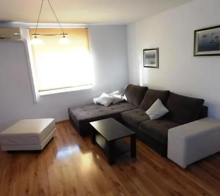 Behagliche In Mit Terrasse Und Grill Appartement